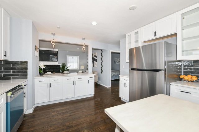 5957 N 64th STREET, Milwaukee, WI 53218