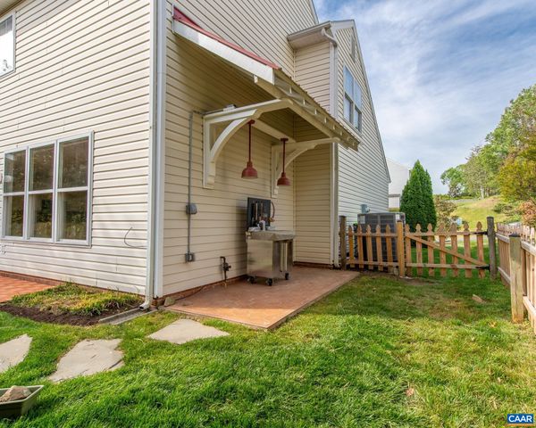 352 LEAPING FOX CT, Charlottesville, VA 22902