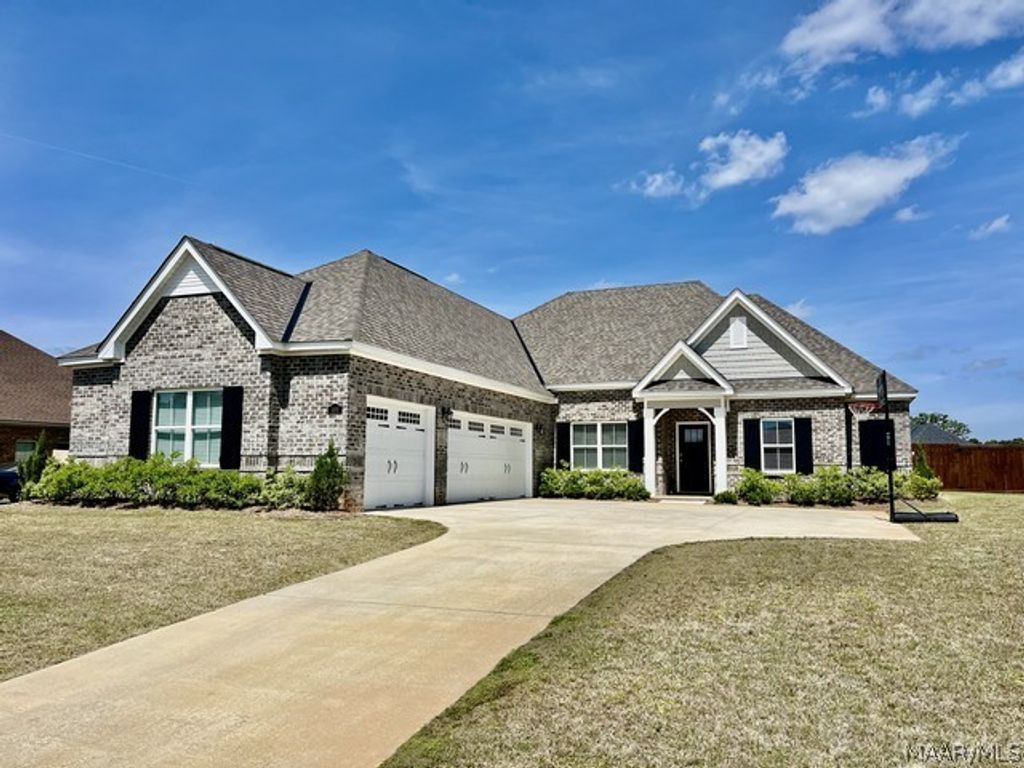 469 Midland Drive, Wetumpka, AL 36093