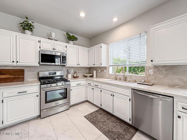 619 Hooper Avenue, Simi Valley, CA 93065