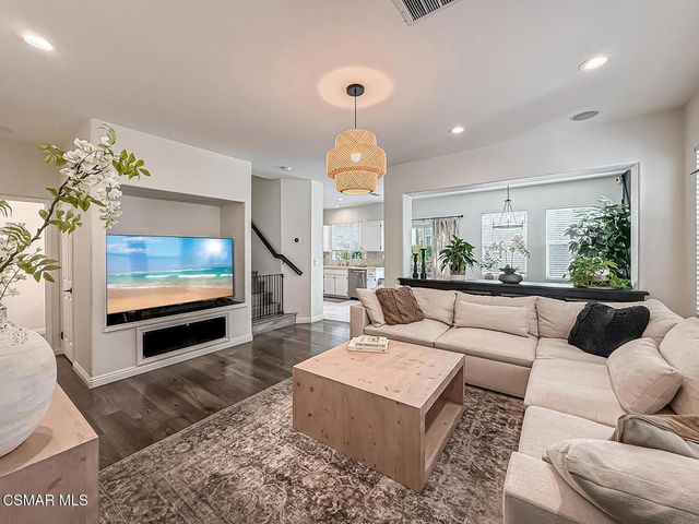 619 Hooper Avenue, Simi Valley, CA 93065