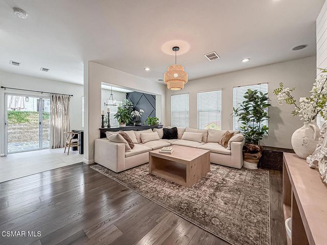 619 Hooper Avenue, Simi Valley, CA 93065