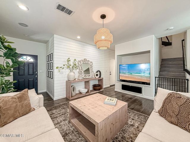 619 Hooper Avenue, Simi Valley, CA 93065