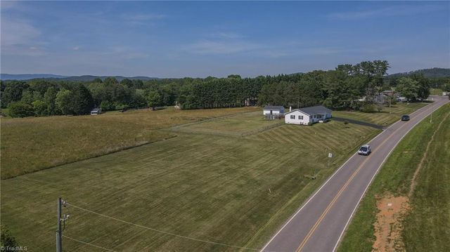 817 Holly Springs Road, Mount Airy, NC 27030