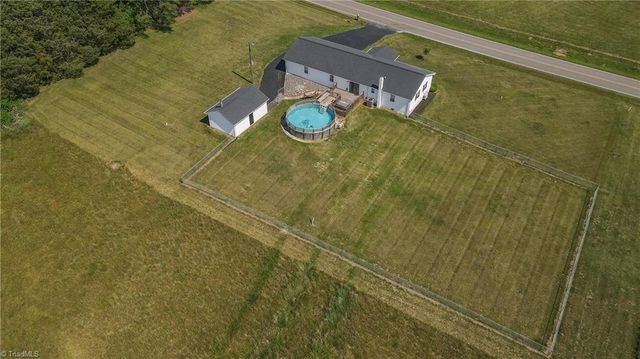 817 Holly Springs Road, Mount Airy, NC 27030