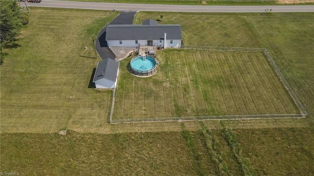 817 Holly Springs Road, Mount Airy, NC 27030