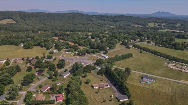 817 Holly Springs Road, Mount Airy, NC 27030