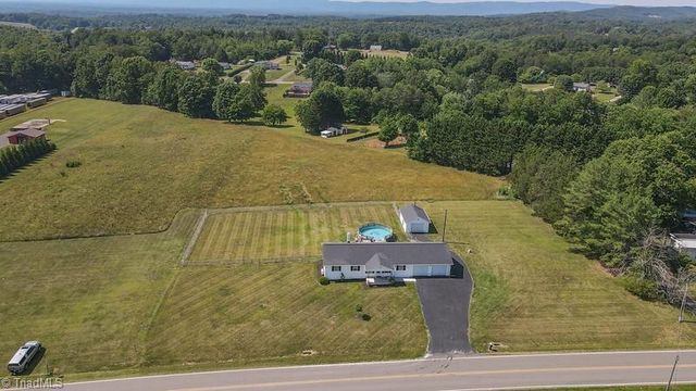 817 Holly Springs Road, Mount Airy, NC 27030