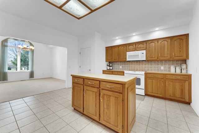 24370 Lawrence 2210, Aurora, MO 65605