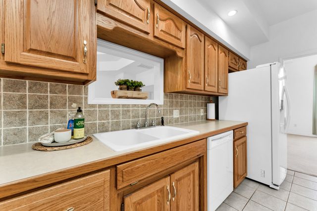 24370 Lawrence 2210, Aurora, MO 65605