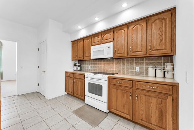 24370 Lawrence 2210, Aurora, MO 65605