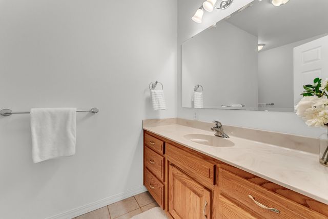 24370 Lawrence 2210, Aurora, MO 65605