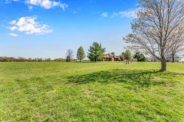 24370 Lawrence 2210, Aurora, MO 65605