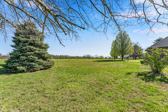 24370 Lawrence 2210, Aurora, MO 65605