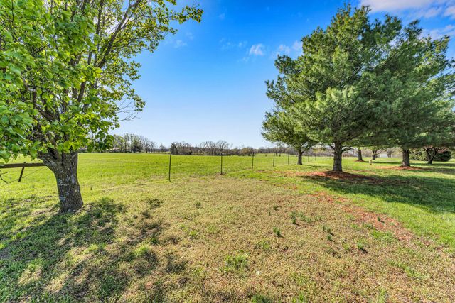 24370 Lawrence 2210, Aurora, MO 65605