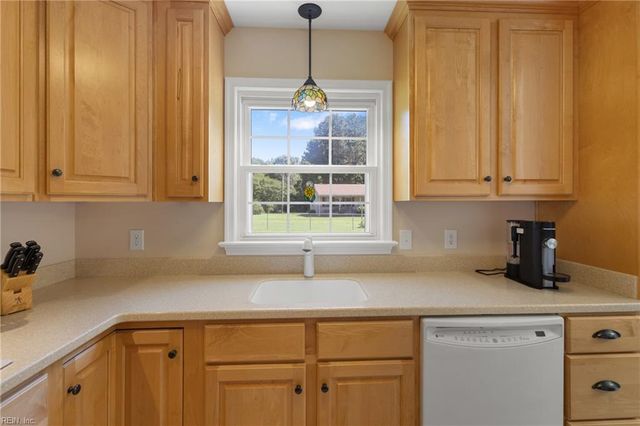 5279 Hickory Fork RD, Gloucester, VA 23061