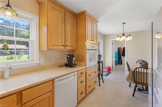 5279 Hickory Fork RD, Gloucester, VA 23061