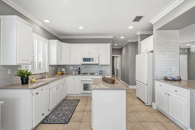2543 Woodacre Ln, Lincoln, CA 95648