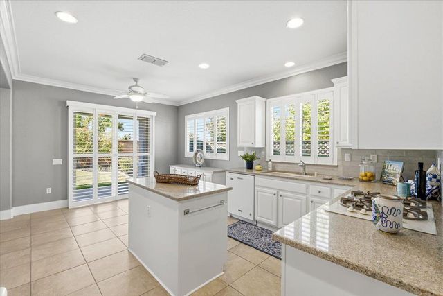 2543 Woodacre Ln, Lincoln, CA 95648