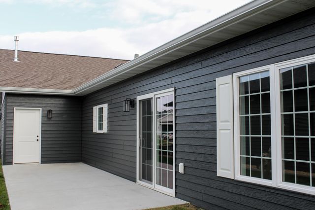 4891 S Foxtail Lane S, Fargo, ND 58104