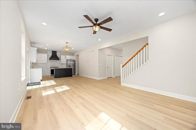 102 BLUE ANCHOR RD, Sicklerville, NJ 08081