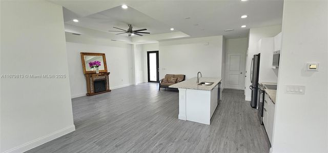 604 LAKE AVE, Lehigh Acres, FL 33972