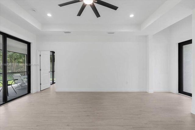 604 LAKE AVE, Lehigh Acres, FL 33972