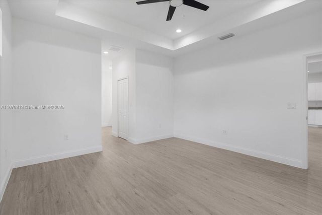 604 LAKE AVE, Lehigh Acres, FL 33972