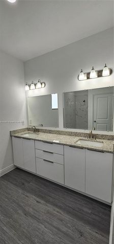 604 LAKE AVE, Lehigh Acres, FL 33972