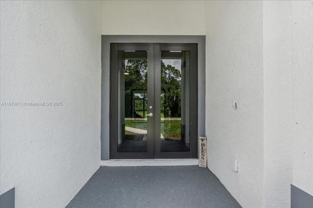 604 LAKE AVE, Lehigh Acres, FL 33972