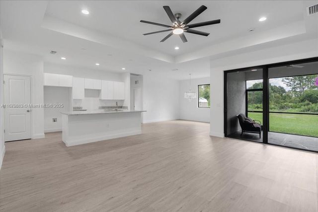 604 LAKE AVE, Lehigh Acres, FL 33972