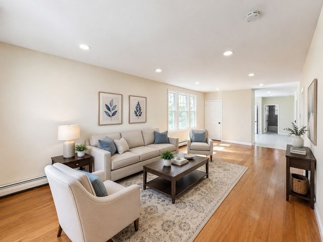 16 Fleming Ave 16, Andover, MA 01810