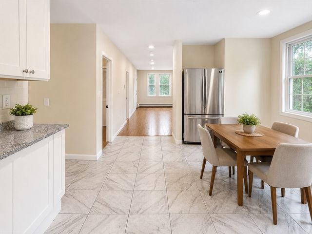 16 Fleming Ave 16, Andover, MA 01810