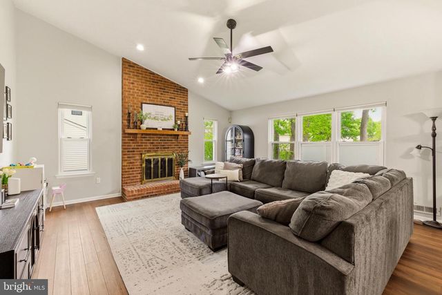30 SHEFFIELD LN, Mount Laurel, NJ 08054