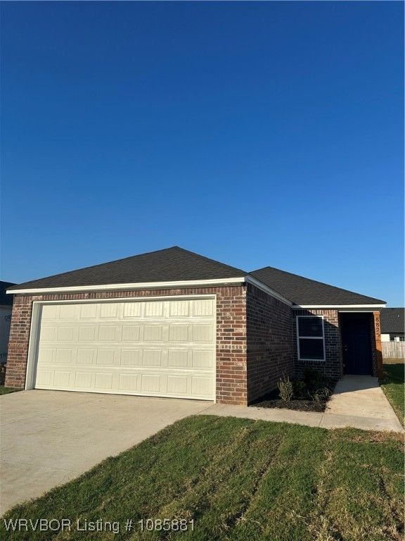 8825 Preston Wood Drive, Fort Smith, AR 72916