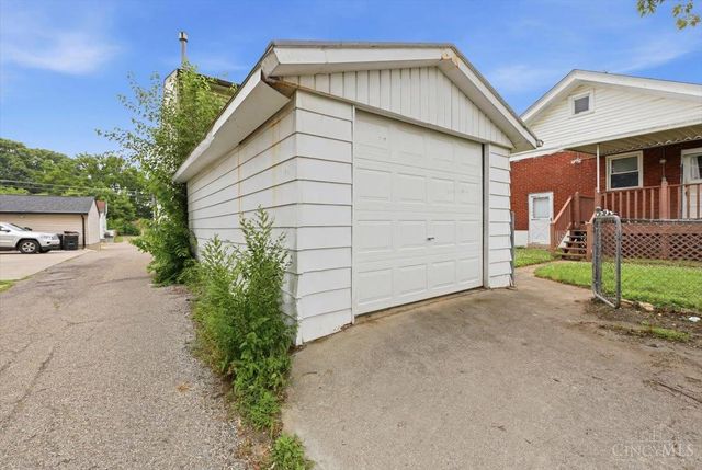 231 Walnut Street, Reading, OH 45215