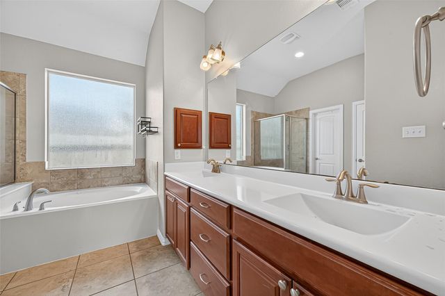 2019 Preston Park, Rosenberg, TX 77471