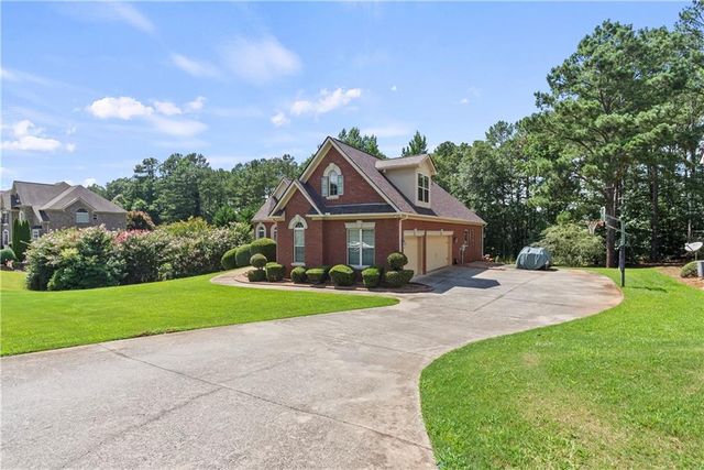812 Treeline Drive, Conyers, GA 30094