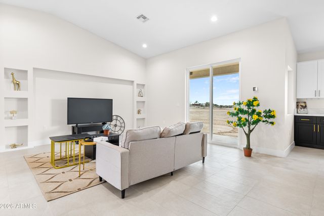38545 W MONTEBELLO Avenue, Tonopah, AZ 85354