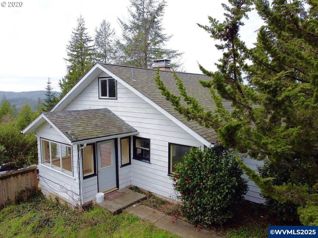 Image 1 of property listing at 94643 Frontier Ln Ln, Coquille, OR 97423