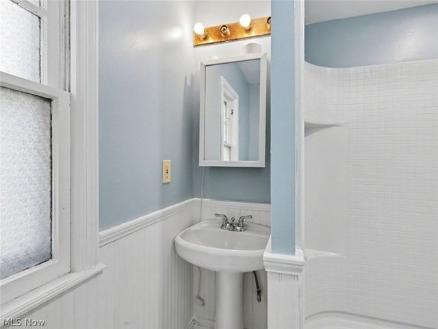 17415 Winslow Road, Shaker Heights, OH 44120