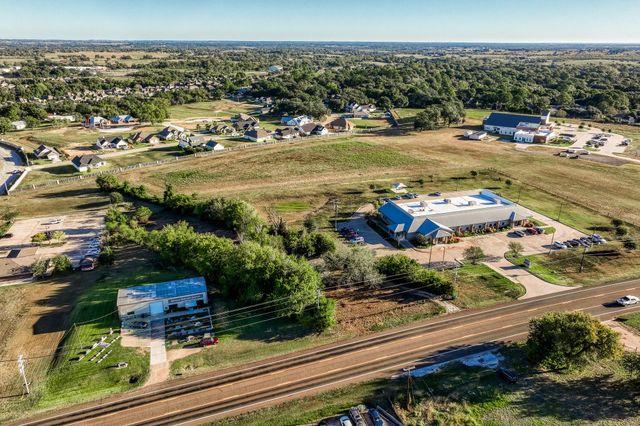 2701 S Market Street, Brenham, TX 77833