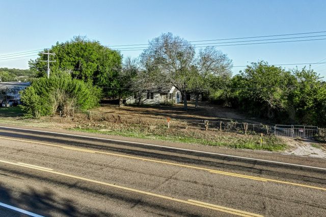 2701 S Market Street, Brenham, TX 77833