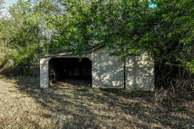 2701 S Market Street, Brenham, TX 77833