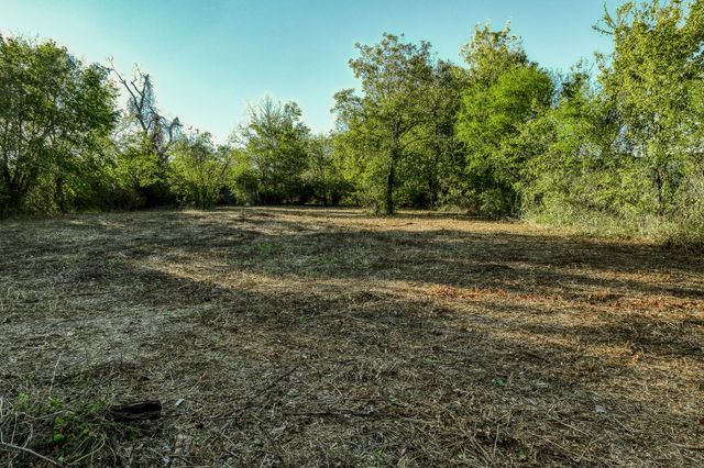 2701 S Market Street, Brenham, TX 77833