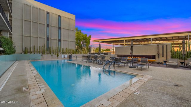2300 E CAMPBELL Avenue 201, Phoenix, AZ 85016