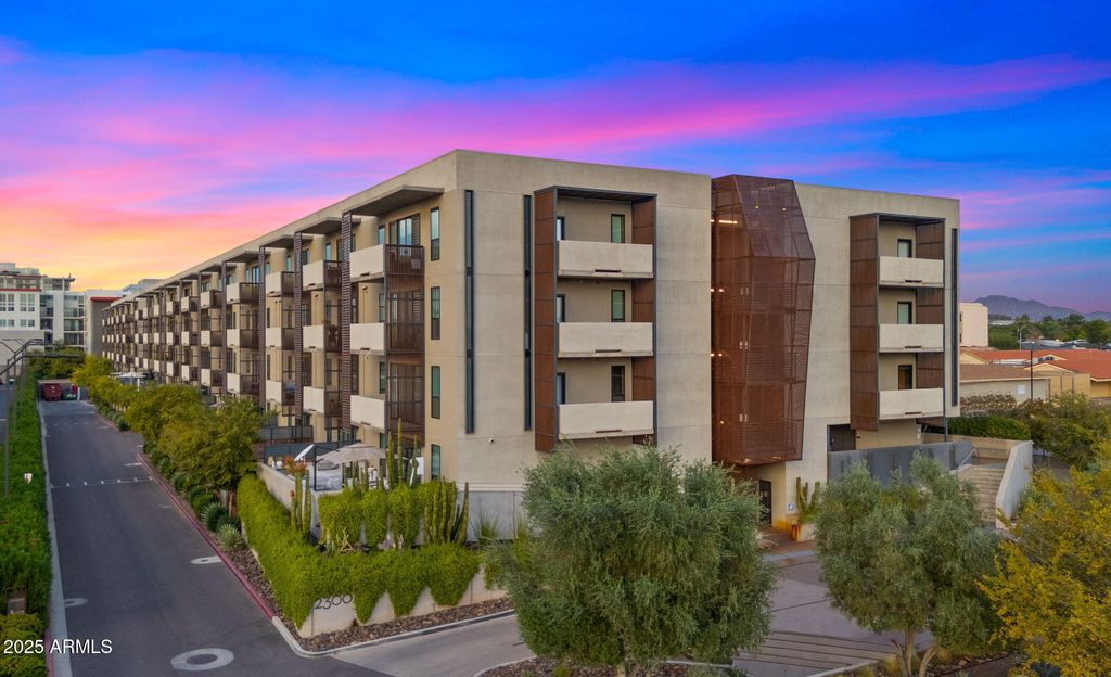 2300 E CAMPBELL Avenue 201, Phoenix, AZ 85016