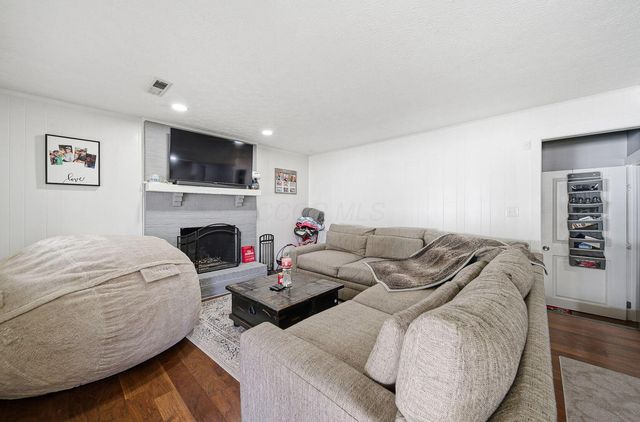 3160 Adirondack Avenue, Columbus, OH 43231