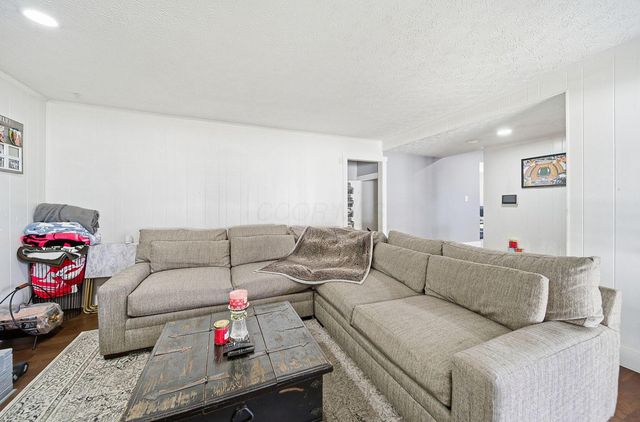 3160 Adirondack Avenue, Columbus, OH 43231