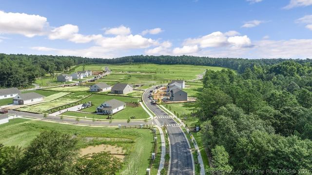 700 Lazy Elm Lane, Aberdeen, NC 28315